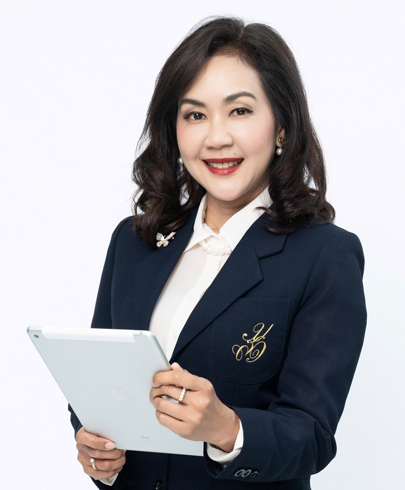 Assistant Professor Dr. Pornchanit Kaew-nate, Vice President for Academic and International Affairs,
Suan Dusit University